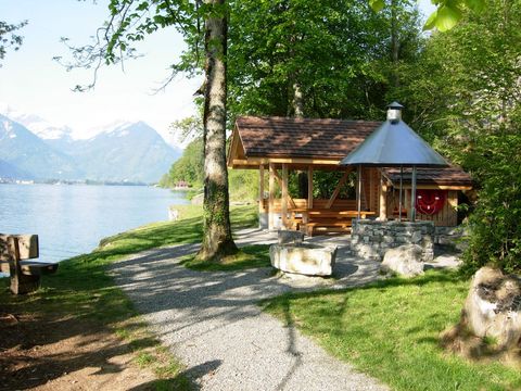 Gemütlicher Grillplatz eingangs Ringgenberg und direkt am Brienzersee gelegen