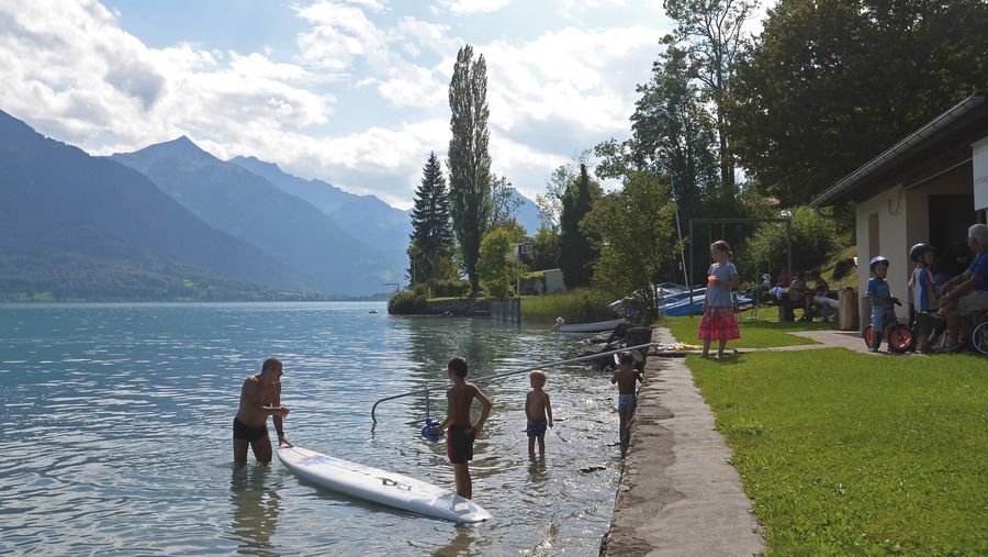 SUP im Brienzersee im Strandbad Niederried