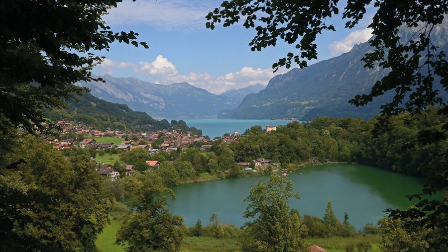 Direkt am idyllischen Burgseeli liegt das gleichnamige Naturstrandbad mitten in einem Naturschutzgebiet